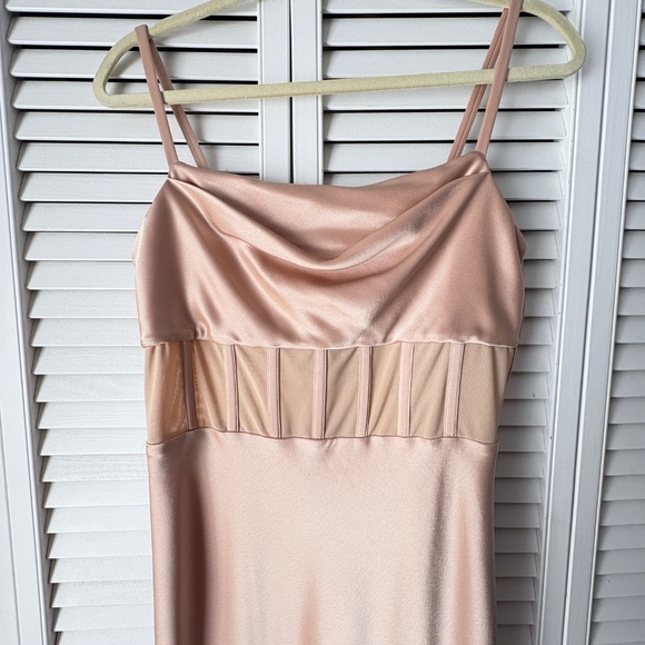 Alice + Olivia Valentina Maxi Dress - Picture 4 of 7